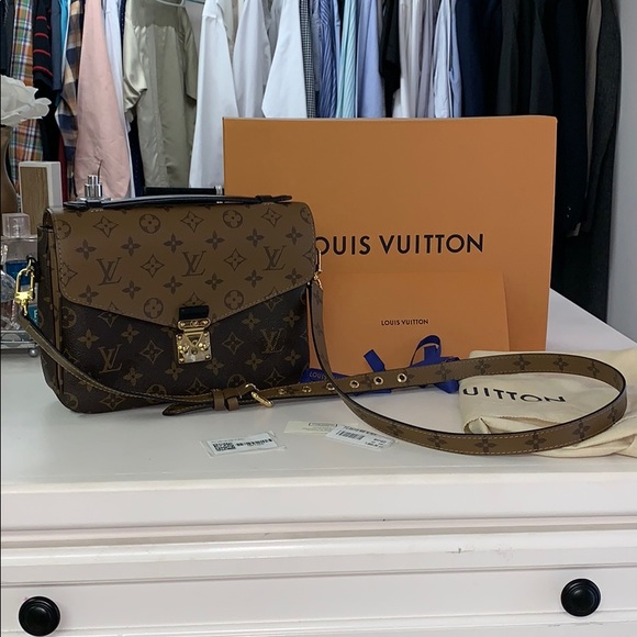 Louis Vuitton Handbags - Louis Vuitton POCHETTE METIS Reverse Canvas